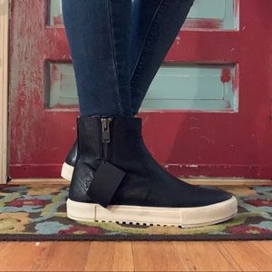Fry Gia shearling double zip lug new - fit 10.5/11